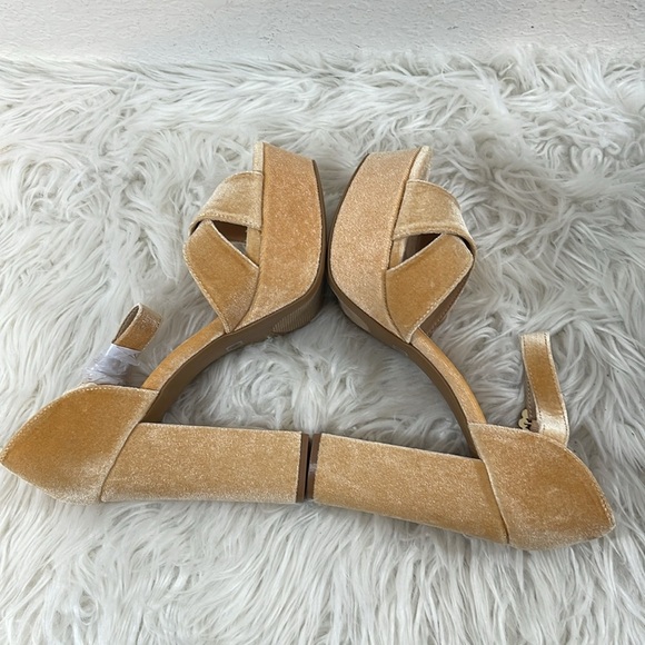 LULUS Crushest Champagne Velvet Rhinestone Ankle Strap Chunky Heels Size 10 NEW - Picture 7 of 13